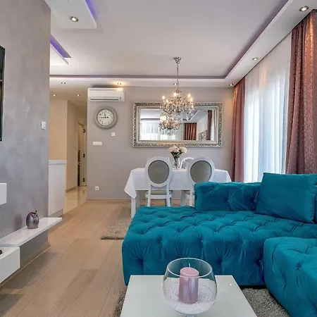Central Luxury Moonlight شقة