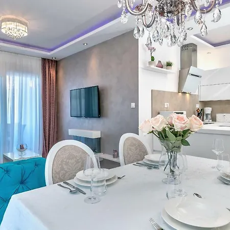 Central Luxury Moonlight شقة سبليت