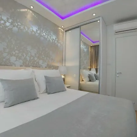 Central Luxury Moonlight شقة