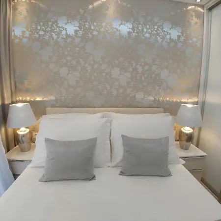 Central Luxury Moonlight شقة